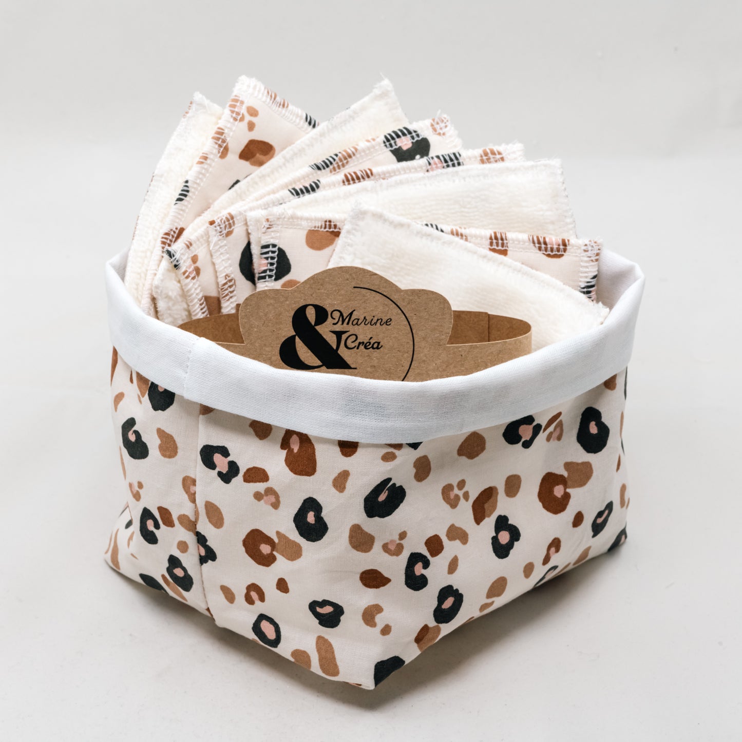 Pack de 8 lingettes démaquillantes avec petit panier réversible coloris Léopard