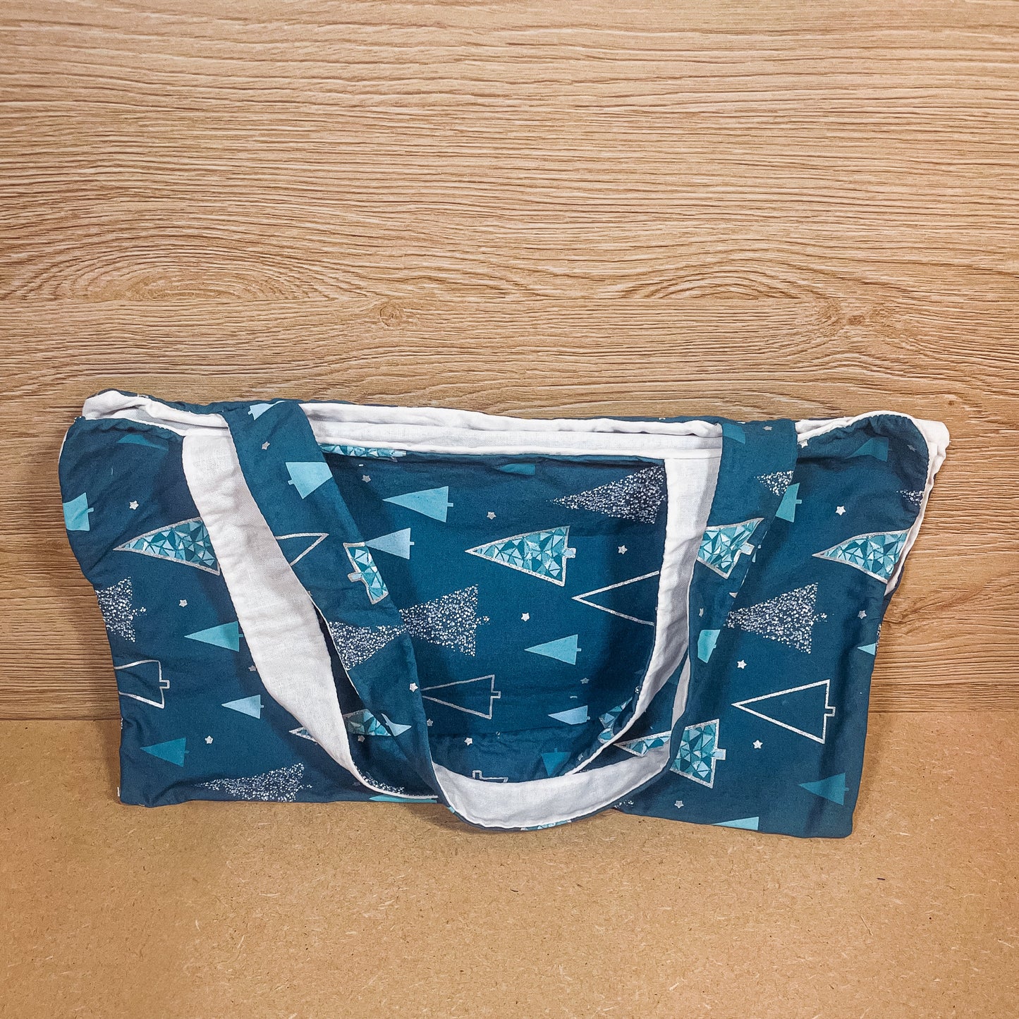 Porte-plat à tarte bleu - Visite dans les sapins