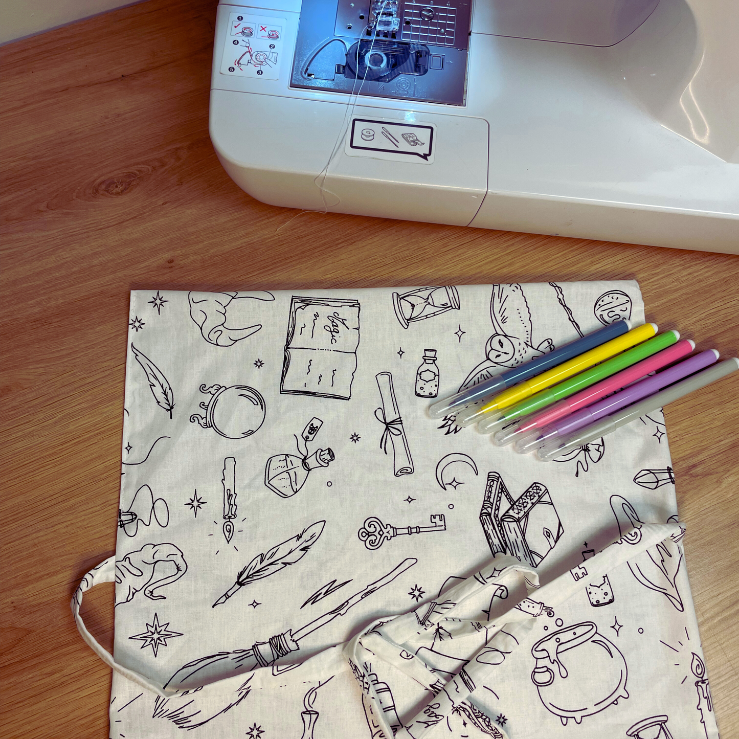 🧙‍♂️ Set de table à colorier – Motif Sorcier – Lavable et réutilisable