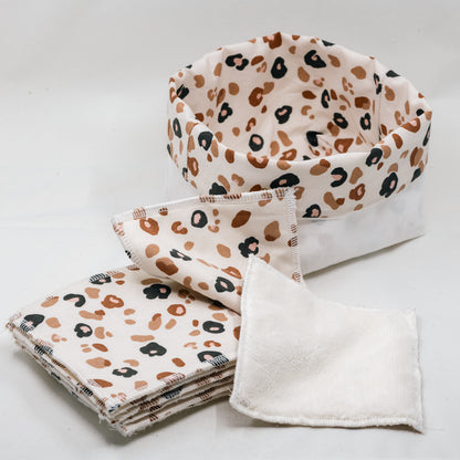 Pack de 8 lingettes démaquillantes avec petit panier réversible coloris Léopard